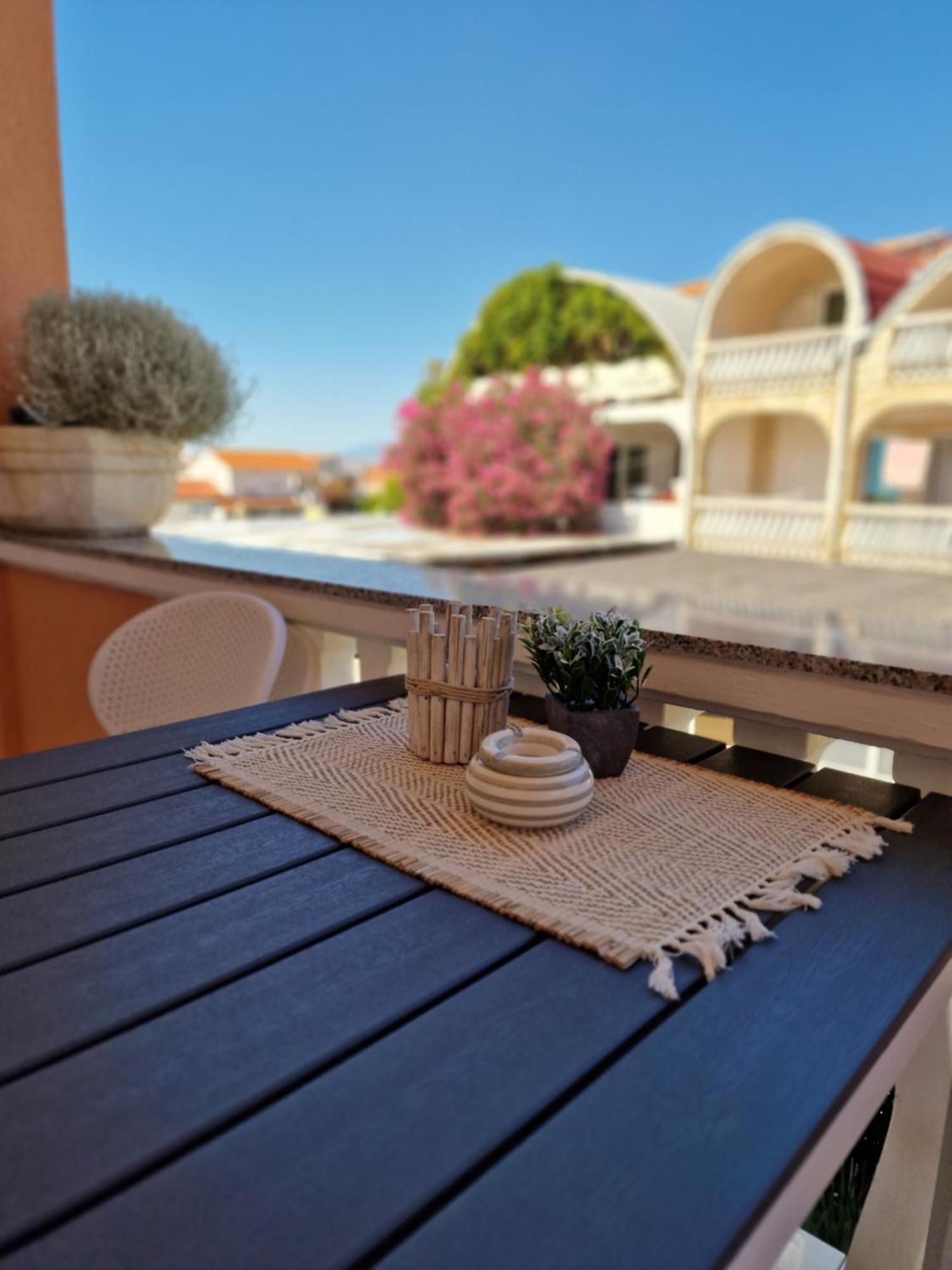 Apartment Melani Vir Εξωτερικό φωτογραφία