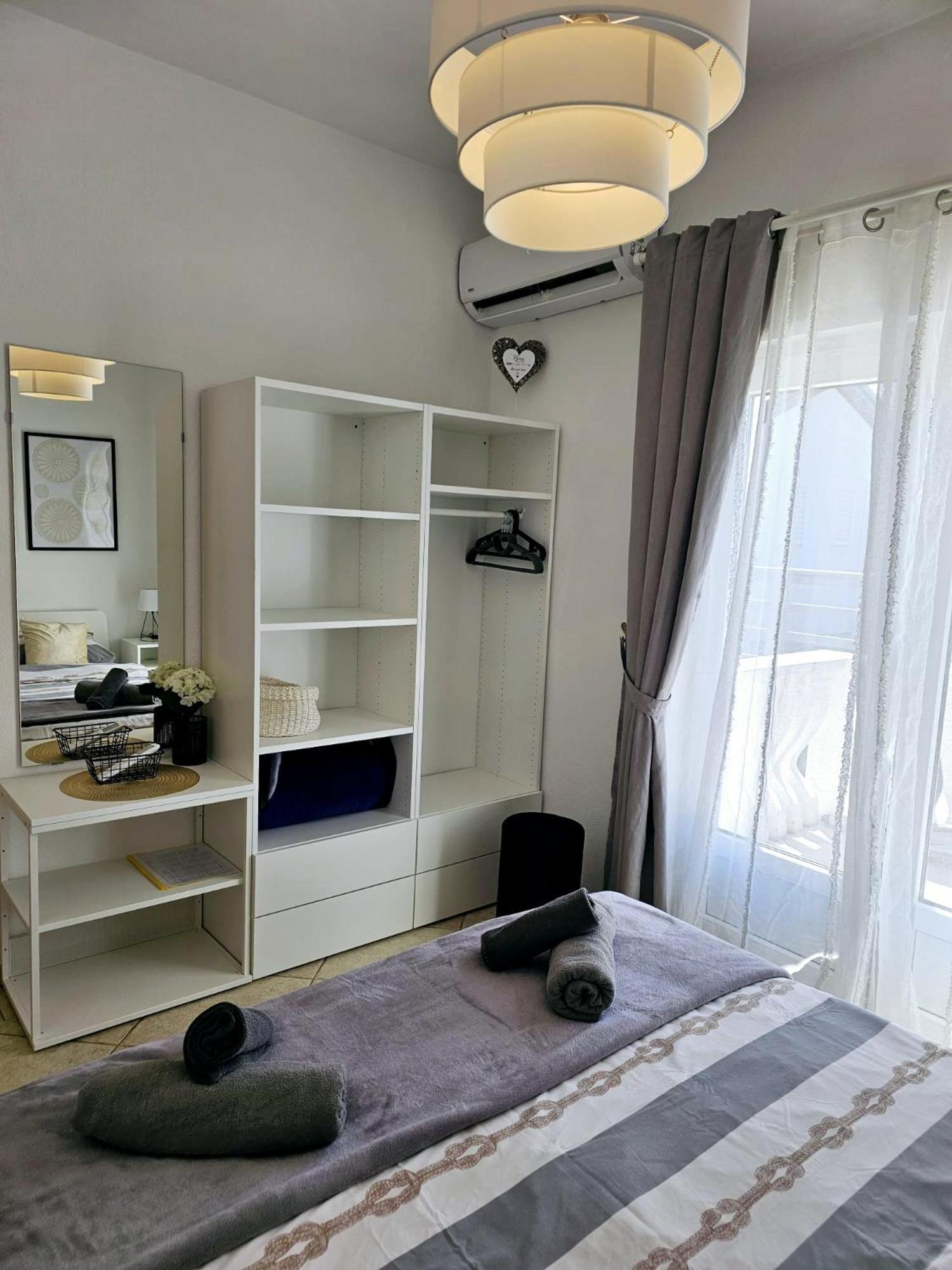 Apartment Melani Vir Εξωτερικό φωτογραφία